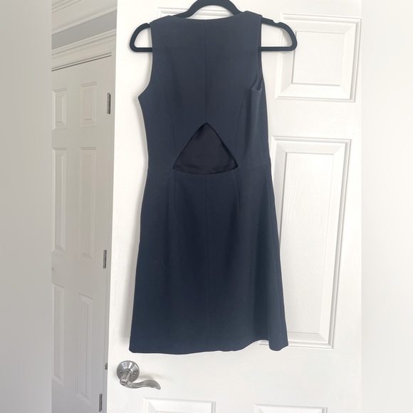 Theory Shift Dress - Picture 2 of 2